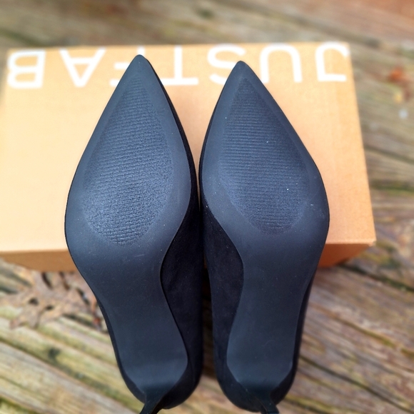 NEW Black kitten heels Size 10 Traditional Black Heel! - Picture 4 of 4